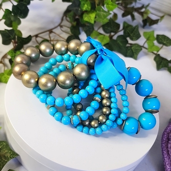 Set of 7 Acrylic Aqua Blue and Brushed Gold Stretch Bracelets - Picture 1 of 5